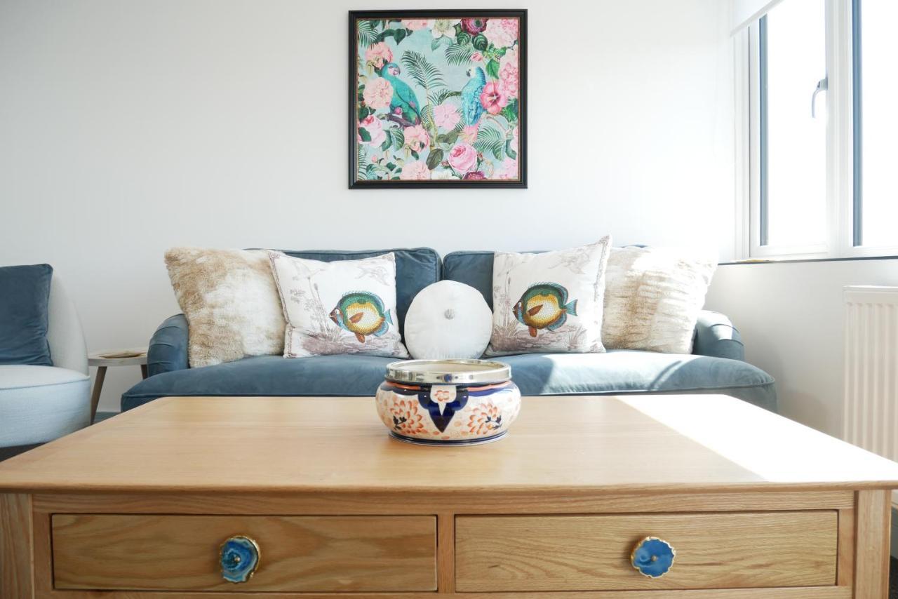 Sunset View, 2 Bedrooms In The Heart Of Holt With Parking Exterior foto