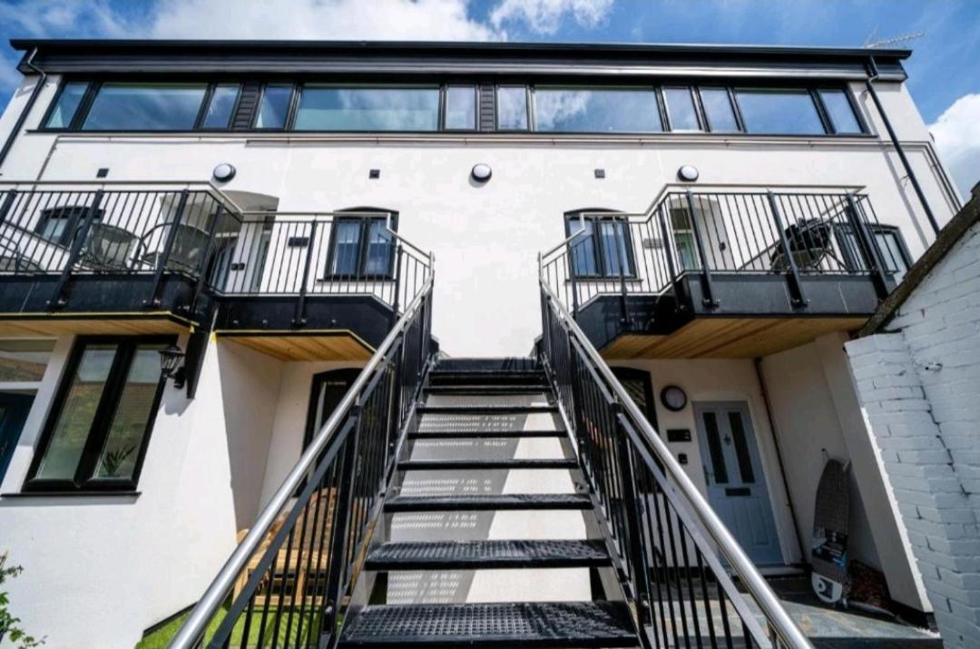 Sunset View, 2 Bedrooms In The Heart Of Holt With Parking Exterior foto